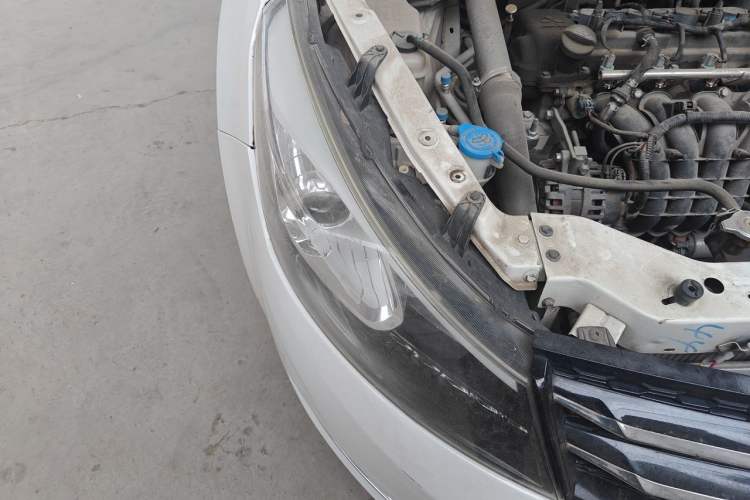 Used Zotye Z560 2017 1.5T CVT Luxury Model Right Front Headlight