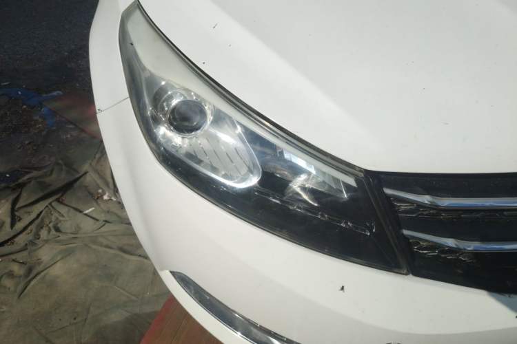 Used Zotye Z560 2017 1.5T CVT Luxury Model Right Front Headlight