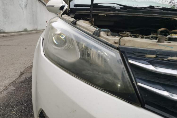 Used Zotye Z560 2017 1.5T CVT Luxury Model Right Front Headlight