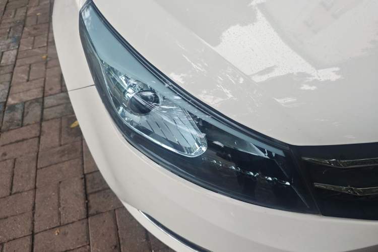 Used Zotye Z560 2017 1.5T CVT Comfort Model Right Front Headlight