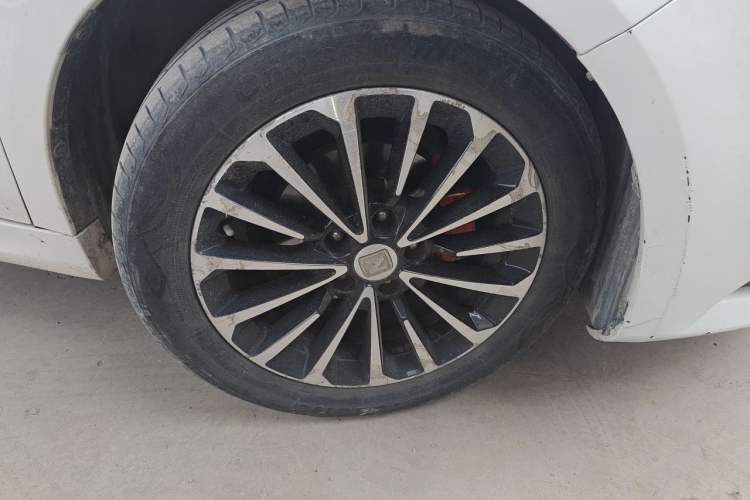 Used Zotye Z560 2017 1.5T CVT Luxury Model Right Front Wheel Hub