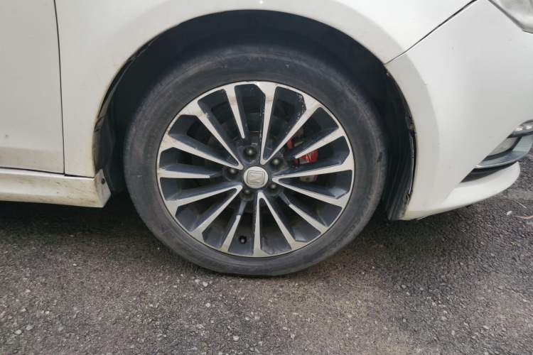 Used Zotye Z560 2017 1.5T CVT Luxury Model Right Front Wheel Hub