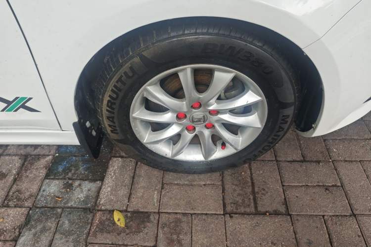 Used Zotye Z560 2017 1.5T CVT Comfort Model Right Front Wheel Hub