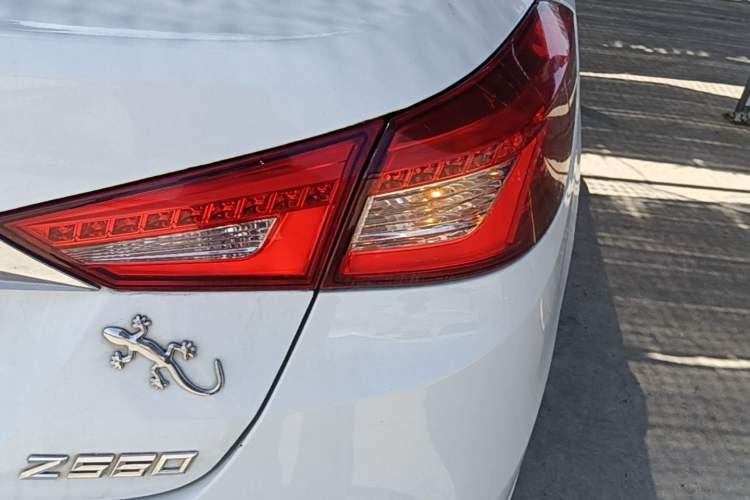 Used Zotye Z560 2017 1.5T CVT Luxury Model Right Rear Taillight