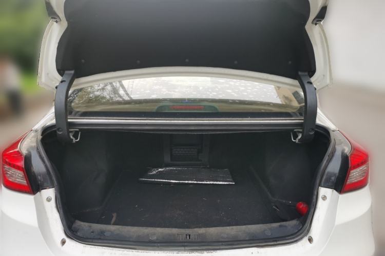 Used Zotye Z560 2017 1.5T CVT Luxury Model Trunk