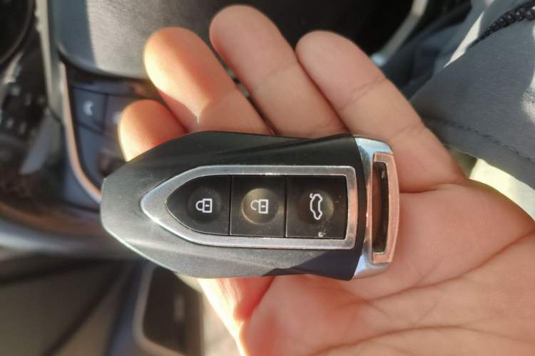Used Zotye Z560 2017 1.5T CVT Luxury Model Vehicle Key