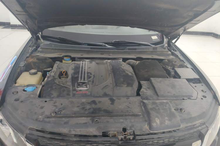 Used Zotye Z700 2016 1.8T DCT Luxury Model Engine Bay