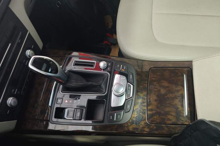 Used Zotye Z700 2016 1.8T DCT Luxury Model Gear Lever