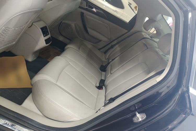Used Zotye Z700 2016 1.8T DCT Luxury Model Left Rear Seat