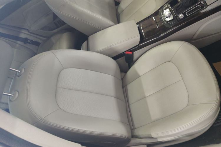 Used Zotye Z700 2016 1.8T DCT Luxury Model Right Front Seat