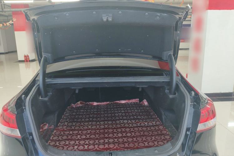 Used Zotye Z700 2016 1.8T DCT Luxury Model Trunk