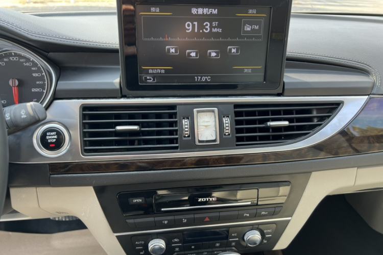 Used Zotye Z700 2016 1.8T DCT Prestige Edition Audio And AC Panel