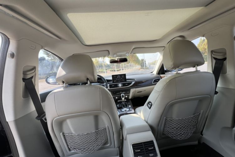 Used Zotye Z700 2016 1.8T DCT Prestige Edition Headliner