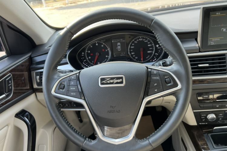 Used Zotye Z700 2016 1.8T DCT Prestige Edition Interior 4