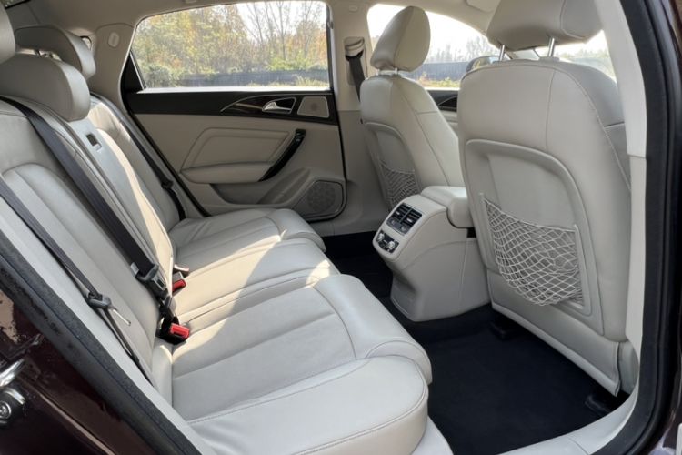 Used Zotye Z700 2016 1.8T DCT Prestige Edition Interior 5