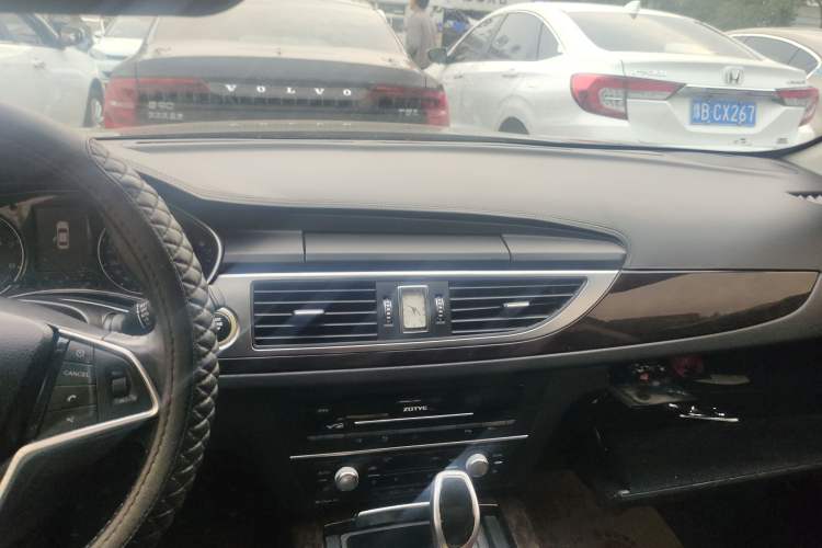Used Zotye Z700 2016 1.8T DCT Elegant Version Audio And AC Panel