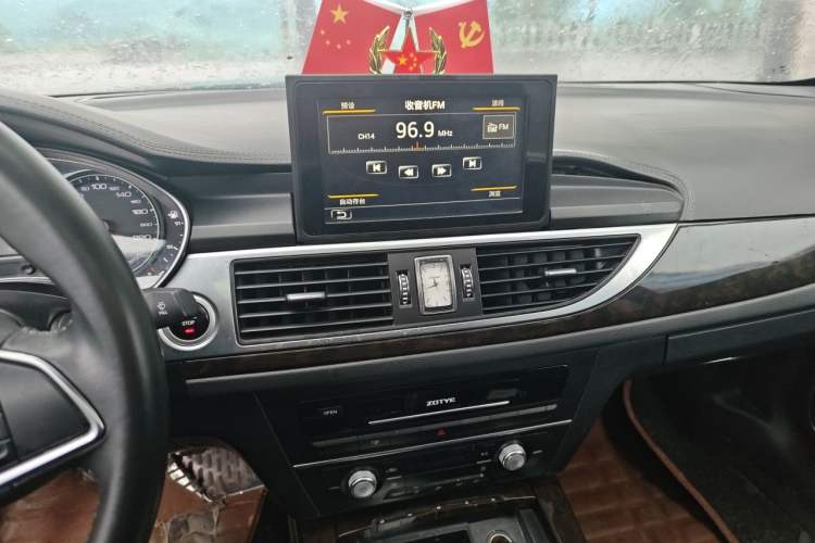 Used Zotye Z700 2016 1.8T Manual Luxury Model Audio And AC Panel