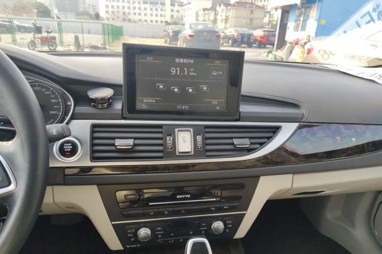 Used Zotye Z700 2016 1.8T DCT Elegant Version Audio And AC Panel