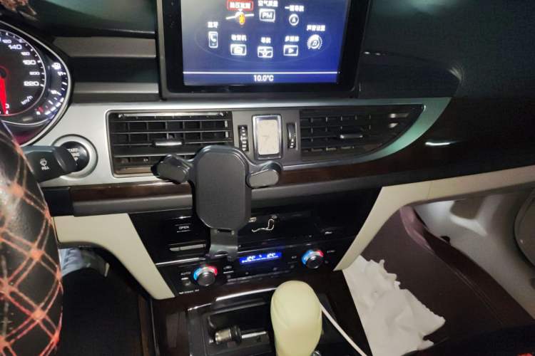 Used Zotye Z700 2016 1.8T DCT Prestige Edition Audio And AC Panel