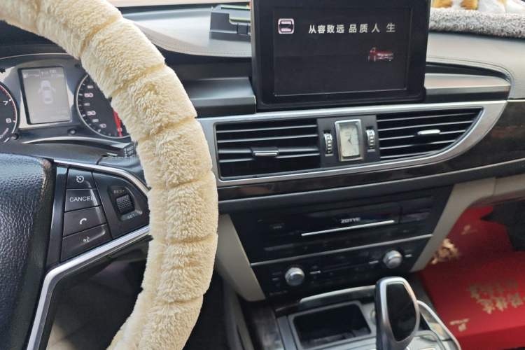 Used Zotye Z700 2016 1.8T DCT Elegant Version Audio And AC Panel