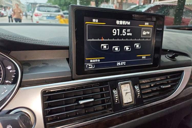 Used Zotye Z700 2016 1.8T DCT Elegant Version Audio And AC Panel