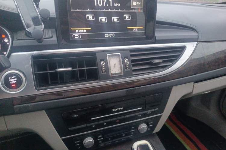 Used Zotye Z700 2016 1.8T DCT Prestige Edition Audio And AC Panel