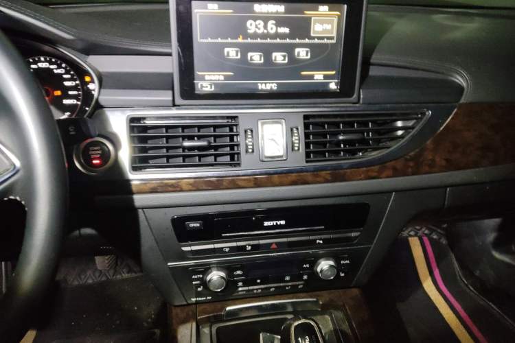Used Zotye Z700 2016 1.8T Manual Elegant Model Audio And AC Panel