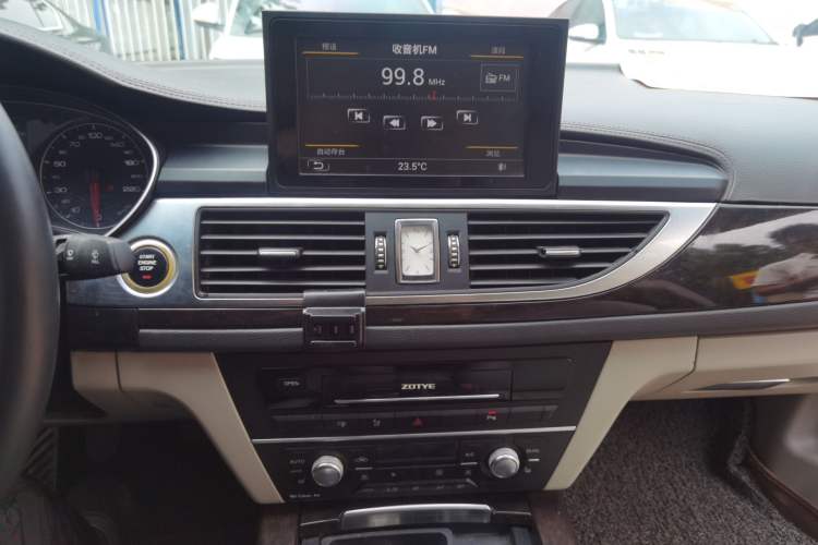 Used Zotye Z700 2016 1.8T Manual Elegant Model Audio And AC Panel