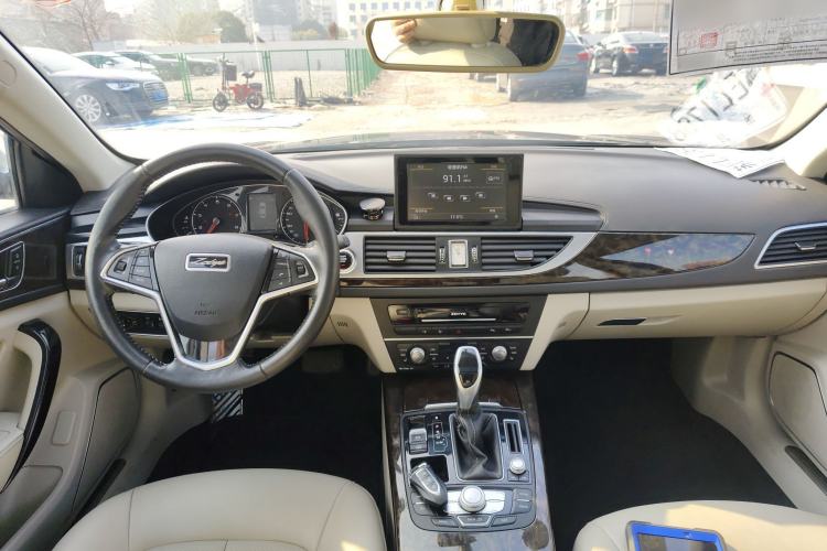 Used Zotye Z700 2016 1.8T DCT Elegant Version Center Console