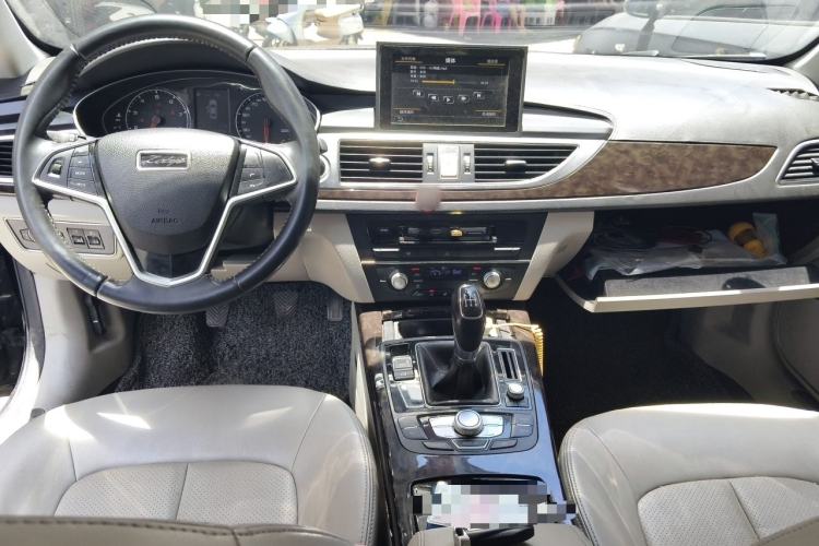 Used Zotye Z700 2016 1.8T Manual Luxury Model Center Console