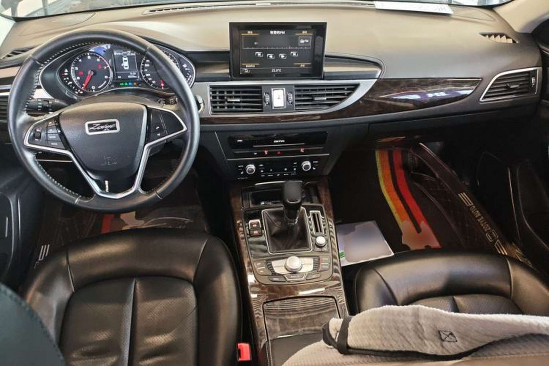 Used Zotye Z700 2016 1.8T Manual Luxury Model Center Console