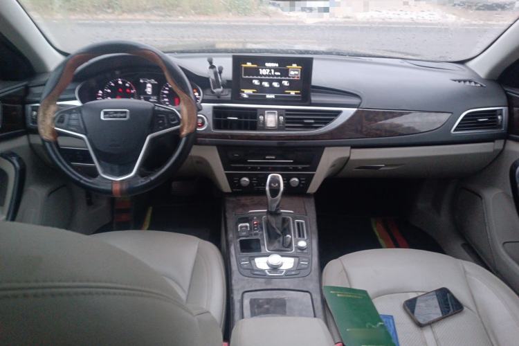 Used Zotye Z700 2016 1.8T DCT Prestige Edition Center Console
