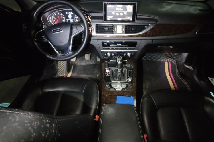 Used Zotye Z700 2016 1.8T Manual Elegant Model Center Console