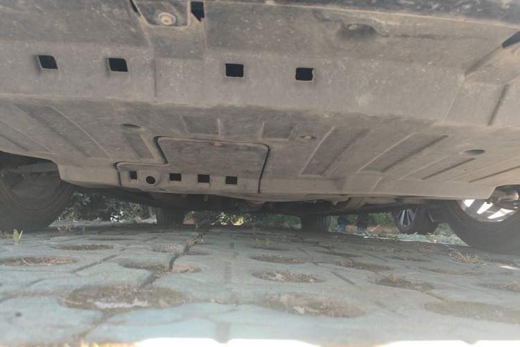 Used Zotye Z700 2016 1.8T Manual Luxury Model Chassis Front