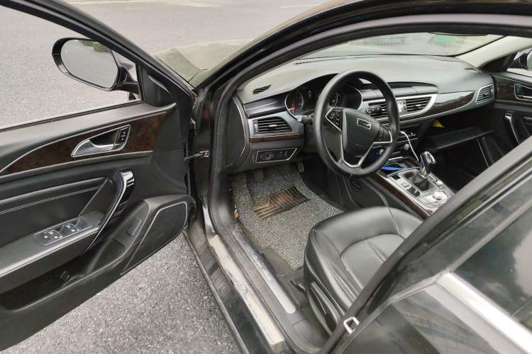 Used Zotye Z700 2016 1.8T Manual Luxury Model Driver Seat