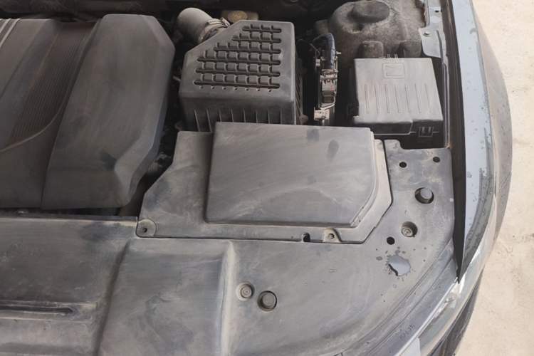 Used Zotye Z700 2016 1.8T Manual Luxury Model Engine Bay Left