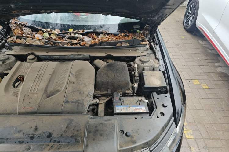 Used Zotye Z700 2016 1.8T Manual Luxury Model Engine Bay Left