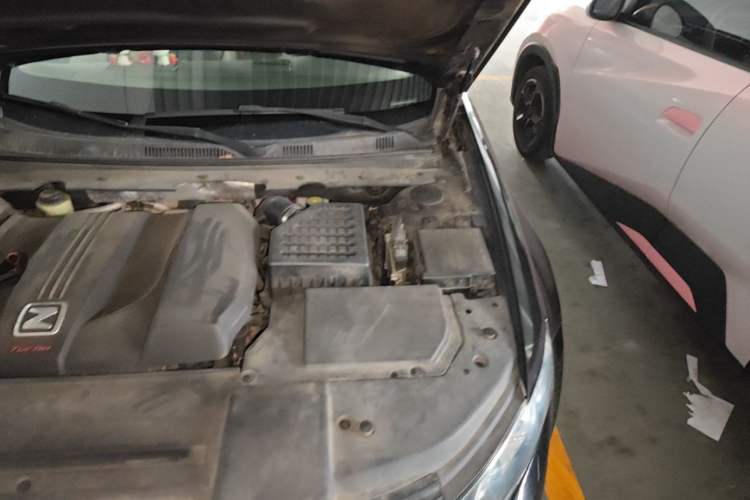 Used Zotye Z700 2016 1.8T Manual Elegant Model Engine Bay Left