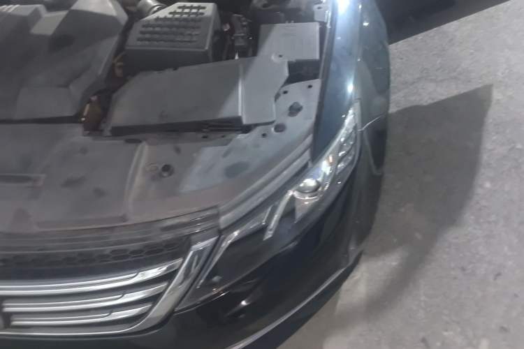 Used Zotye Z700 2016 1.8T Manual Elegant Model Engine Bay Left
