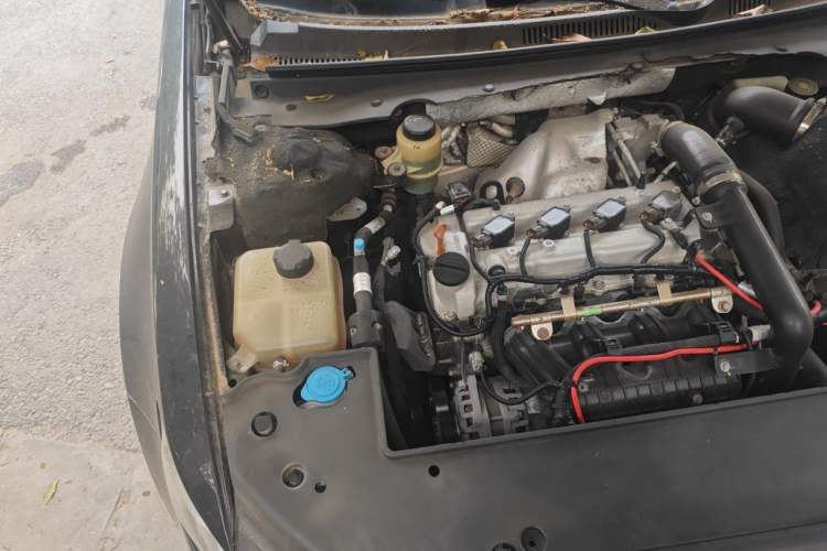 Used Zotye Z700 2016 1.8T DCT Elegant Version Engine Bay Right