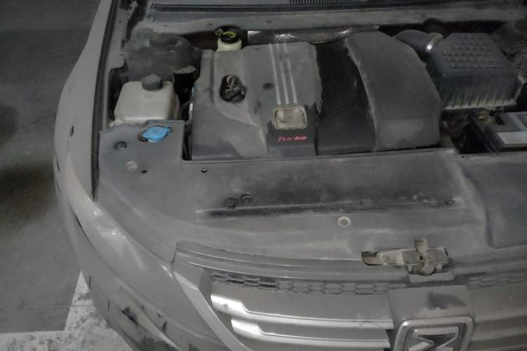 Used Zotye Z700 2016 1.8T Manual Elegant Model Engine Bay Right