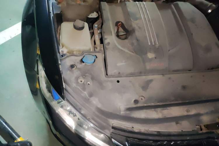 Used Zotye Z700 2016 1.8T DCT Prestige Edition Engine Bay Right