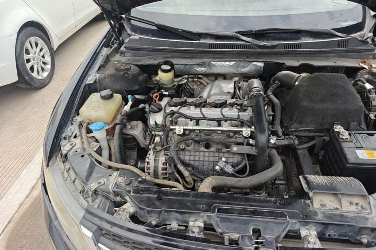 Used Zotye Z700 2016 1.8T Manual Luxury Model Engine Bay Right