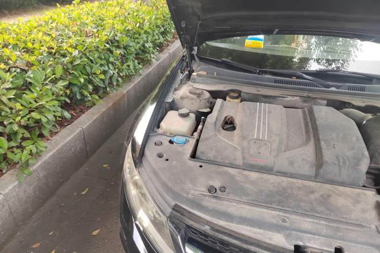 Used Zotye Z700 2016 1.8T Manual Luxury Model Engine Bay Right