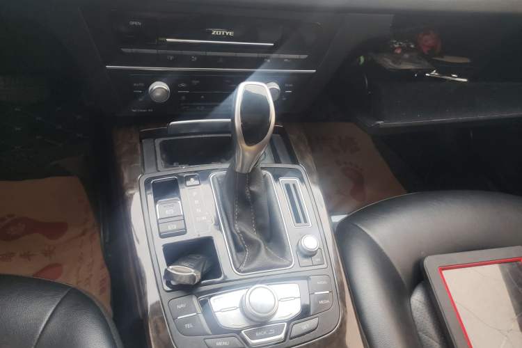 Used Zotye Z700 2016 1.8T DCT Elegant Version Gear Lever