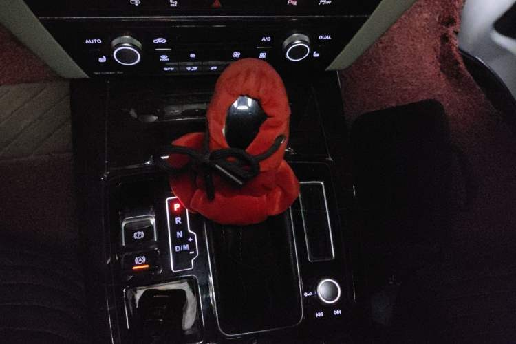 Used Zotye Z700 2016 1.8T DCT Elegant Version Gear Lever