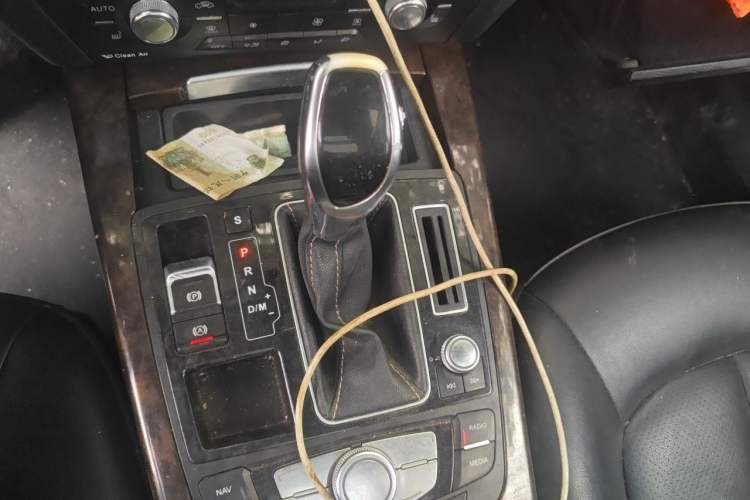 Used Zotye Z700 2016 1.8T DCT Elegant Version Gear Lever