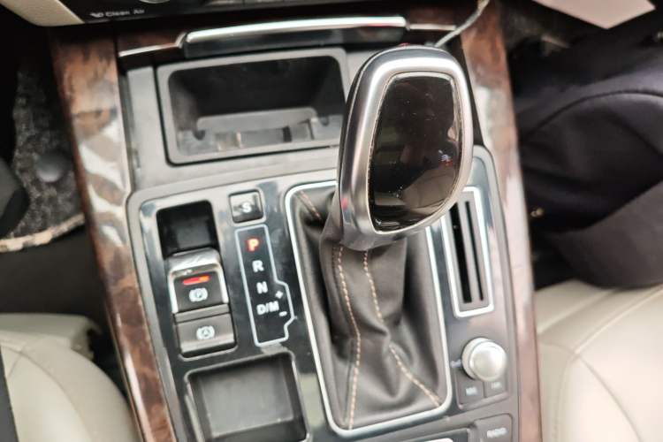 Used Zotye Z700 2016 1.8T DCT Elegant Version Gear Lever