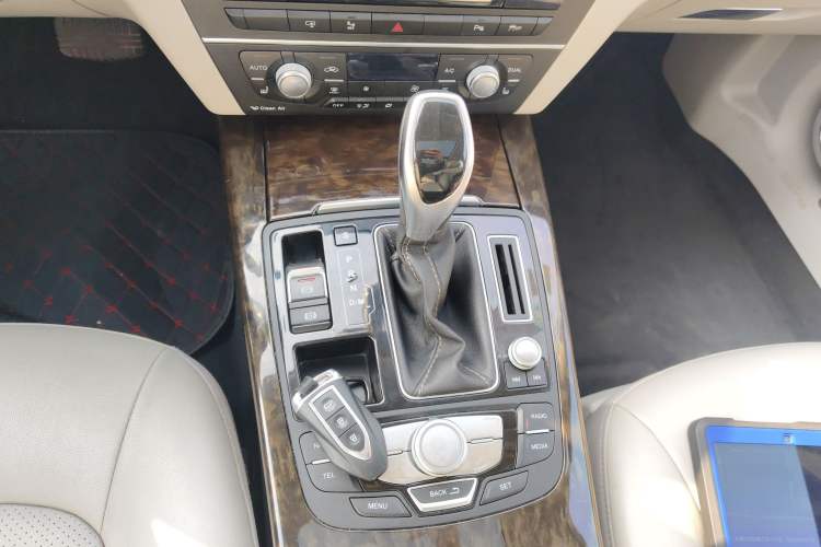 Used Zotye Z700 2016 1.8T DCT Elegant Version Gear Lever
