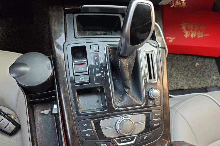 Used Zotye Z700 2016 1.8T DCT Elegant Version Gear Lever